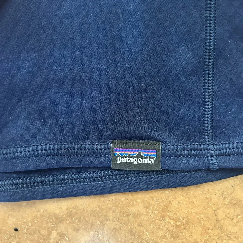 Patagonia Women’s Baselayer Blue Midweight Shirt size M - Picture 4 of 6
